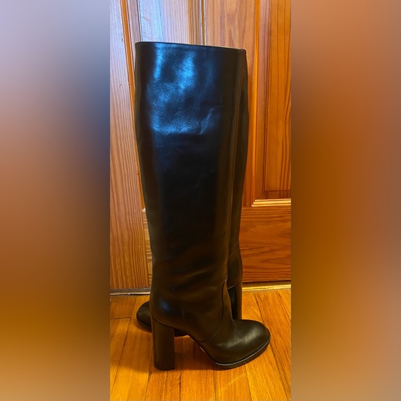 Michael Kors knee high black leather boots with block heel. Size 39 1/2. - Picture 3 of 6